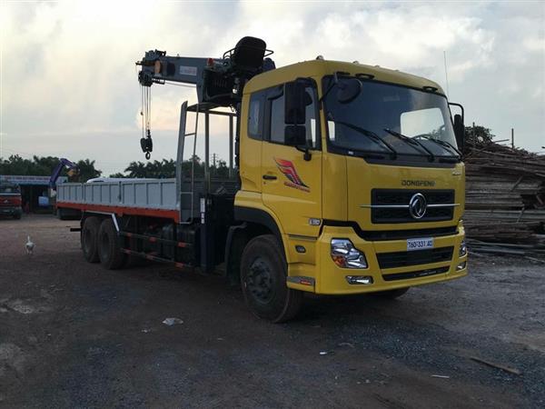 Xe tải Dongfeng C260 gắn cẩu ATOM 7 tấn